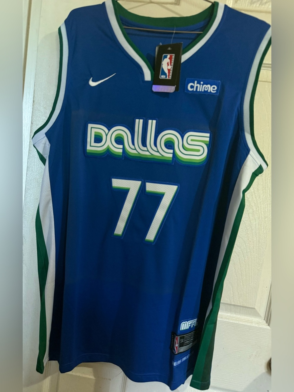 ‼️Reduced‼️ Blue Dallas #77 Basketball Jersey with Green & White Size 2X